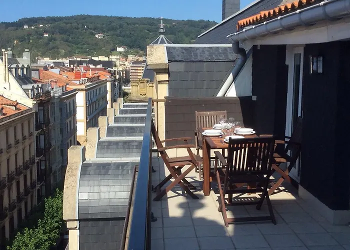 Alderdi Eder * サン・セバスティアン